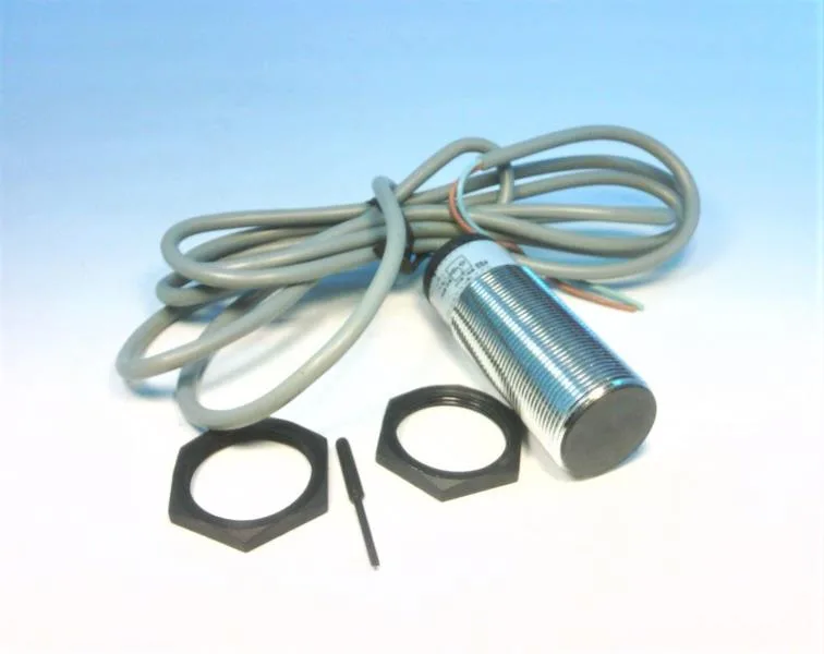 Schneider Electric XSA-V01151 — Proximity Sensors (image 2)