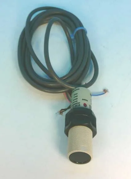 Omron E3F2-R2C4 — Photoelectric Sensors (image 4)