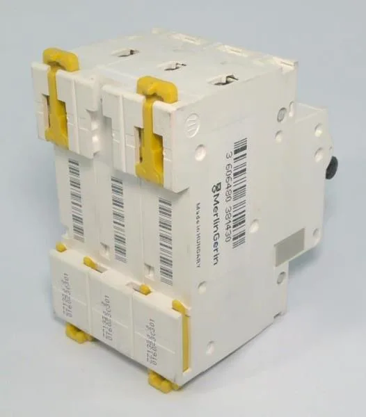Schneider Electric A9N21045 (image 2)