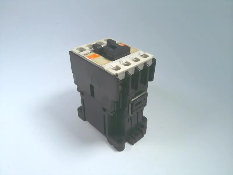 Fuji Electric 4SH4402Y — Contactors (image 2)
