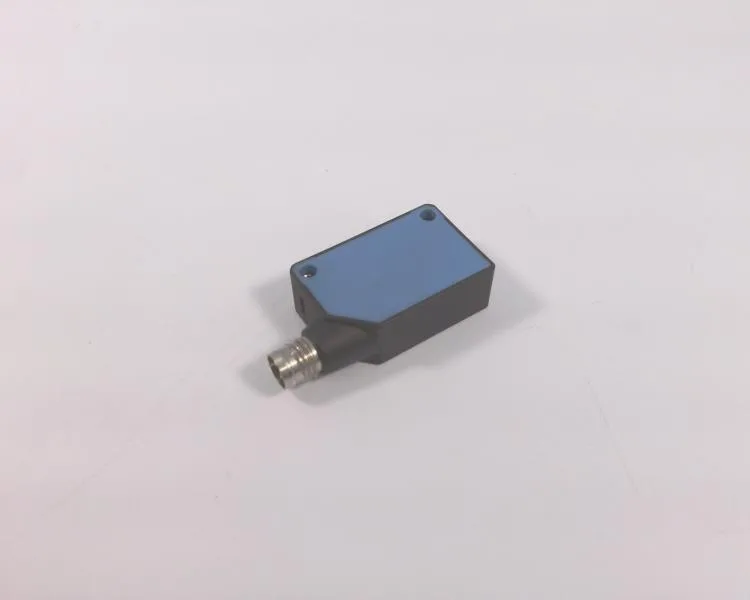 SICK WL100P3330 — Photoelectric Sensors (image 2)