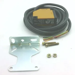 Omron E3JK-DS30M1 — Photoelectric Sensors