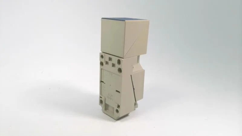 Schneider Electric XS8 C40MP230H7 — Proximity Sensors (image 3)