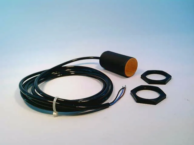 Siemens 3RG4024-0AA00 — Proximity Sensors (image 2)