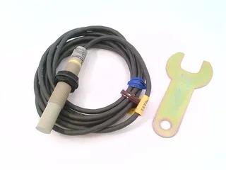 Omron E2K-X4MY2 — Proximity Sensors (image 3)