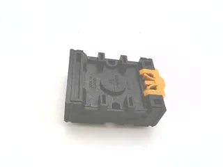 Omron PF083A — Miniature Circuit Breakers (MCB) (image 3)