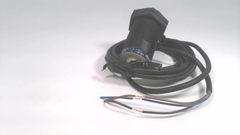 Schneider Electric XS4P30PA370 — Proximity Sensors (image 4)
