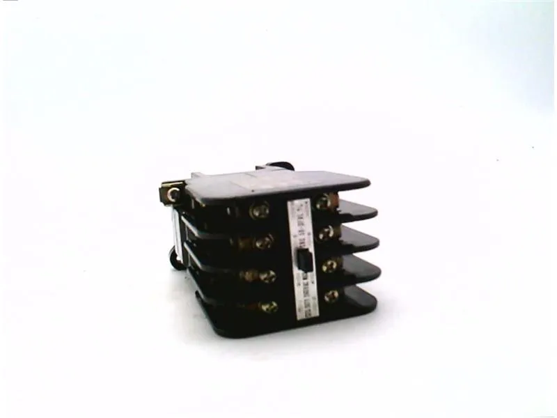 Fuji Electric SRC50-3FUL-4/4-AC110 — Contactors (image 2)