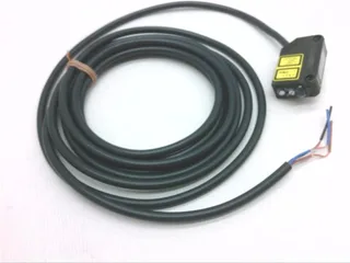 Omron E3Z-LR81 2M