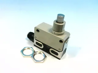 Omron D4E1C10N — Limit Switches (image 3)