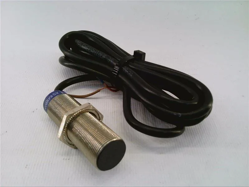 Schneider Electric XS1M18MA230 — Proximity Sensors (image 3)