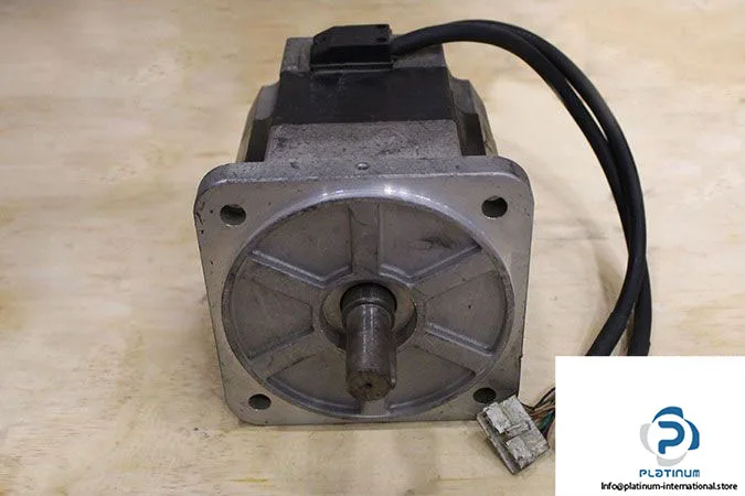 Omron R88M-H75030 — Servo Motors (image 3)