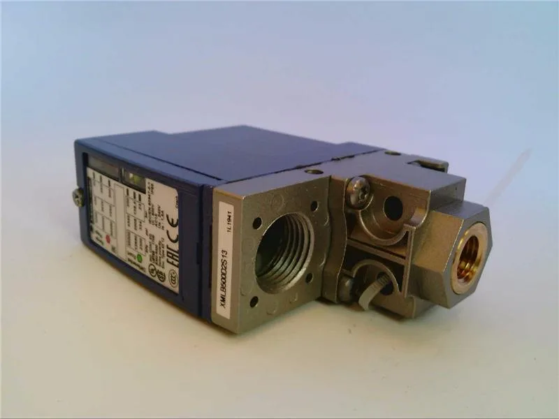 Schneider Electric XMLB500D2S13 — Pressure Sensors (image 2)