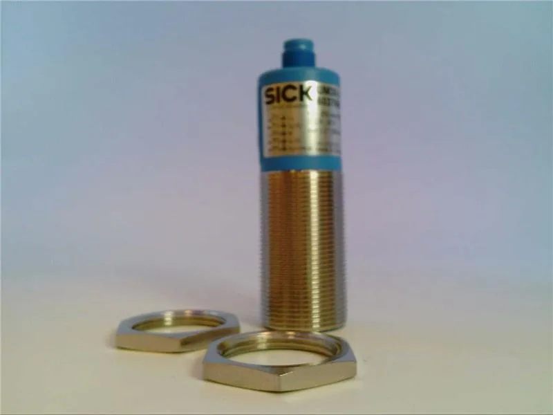 SICK UM30-212112 — Proximity Sensors (image 2)