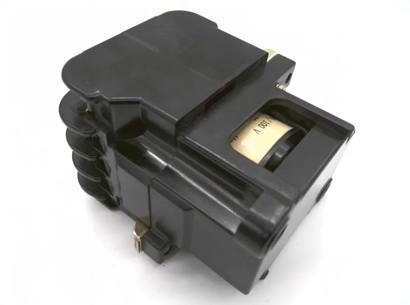 Fuji Electric SRCA3631-05/A — Contactors (image 2)