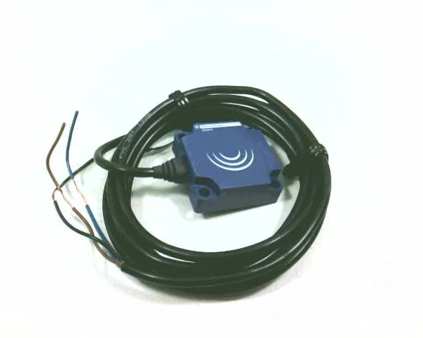 Schneider Electric XS9C111A2L2 — Proximity Sensors (image 2)