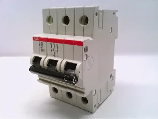 ABB S283-C32