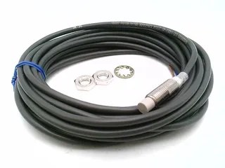 Omron E2E-X4MD2-40 5M — Proximity Sensors (image 2)