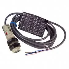 Omron E3F2-R2B4-2M — Photoelectric Sensors