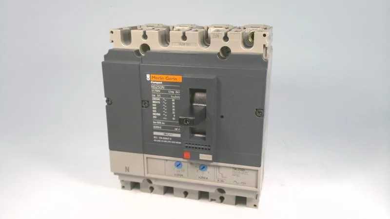 Schneider Electric LV431640 (image 2)