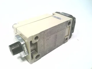Omron D4A-3E01N-GM — Limit Switches (image 2)
