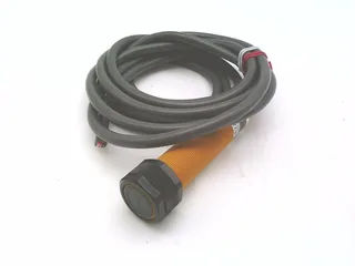 Omron E3F-R2Z1 — Photoelectric Sensors (image 2)