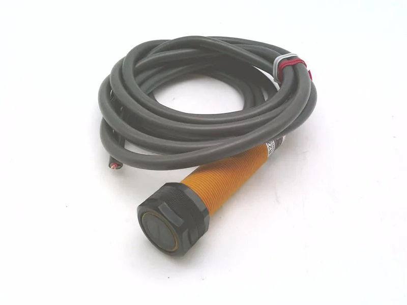 Omron E3F-R2Z1 — Photoelectric Sensors (image 2)