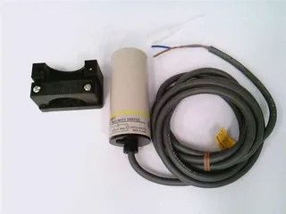Omron E2K-C25MY1 2M — Proximity Sensors (image 2)