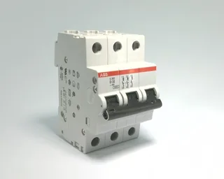 ABB S203-D32