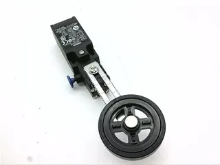 Omron D4N-4A2HR — Limit Switches (image 2)