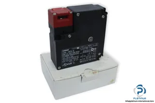Omron D4NL-4AFA-B — Limit Switches (image 2)