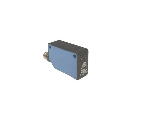 SICK WL100-N4430 — Photoelectric Sensors (image 3)