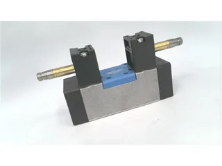 Festo MN1H-5/3E-D-1-C — Solenoid & Directional Valves (image 2)
