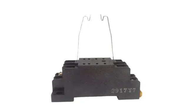 Omron PYF-08B — Relay Sockets