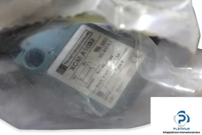 Schneider Electric XCM-A1032 — Limit Switches (image 4)