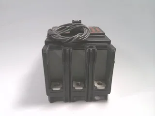 Fuji Electric SA103R-A100 — Molded Case Circuit Breakers (MCCB) (image 2)