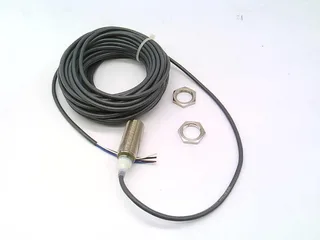Omron E2A-M18KS08-WP-B3 10M — Proximity Sensors (image 2)
