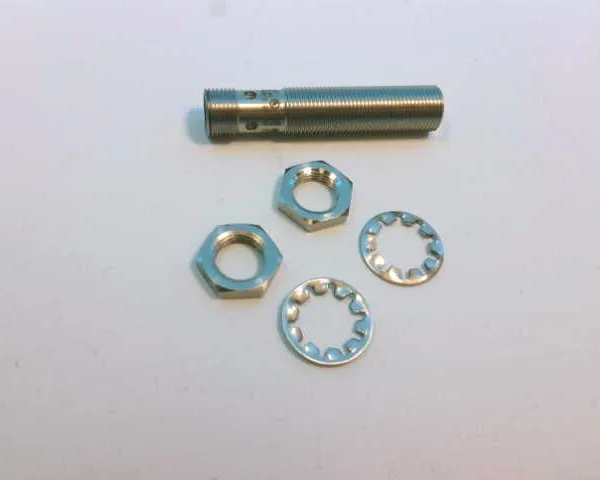 Schneider Electric XS912R1PAM12 — Proximity Sensors (image 4)
