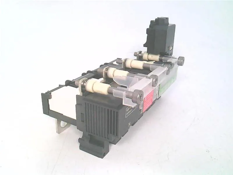 Schneider Electric LV433899 (image 4)