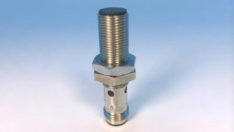 Omron E2B-M12KS04-M1-C1 — Proximity Sensors (image 4)