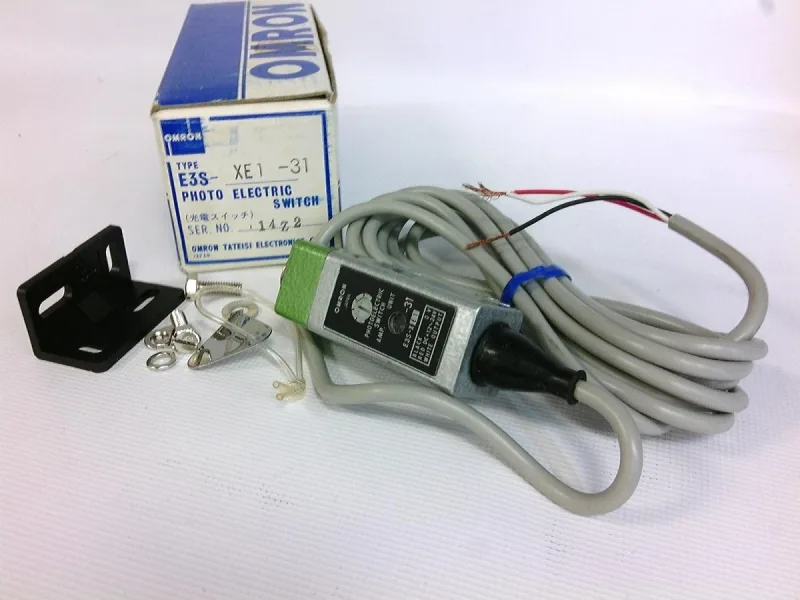 Omron E3S-XE1-31 — Photoelectric Sensors