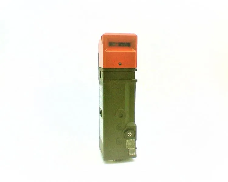 Omron D4SL-N2QDA-DN — Limit Switches