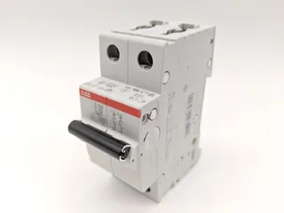 ABB 2CDS252001R0104 — 2-Pole MCB (DIN Rail)