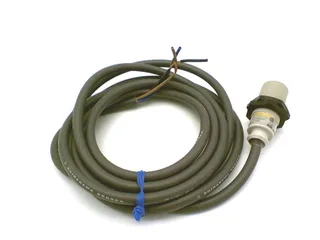 Omron E2F-X5F1 — Proximity Sensors