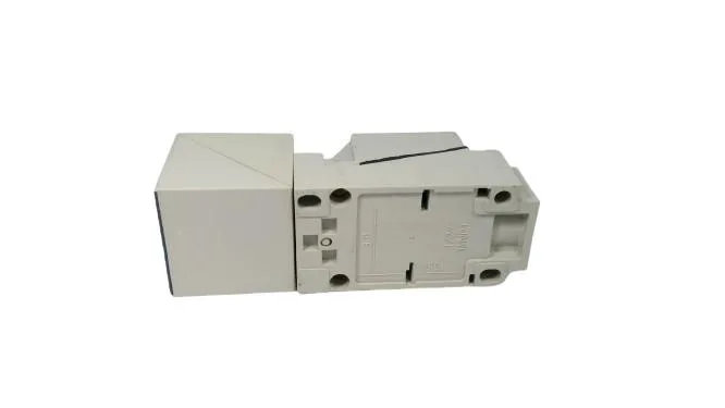 Schneider Electric XS8-C40PAA40 — Proximity Sensors (image 4)