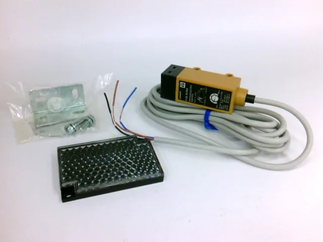Omron E3S-R2B4 — Photoelectric Sensors (image 2)