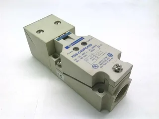 Schneider Electric XS8C40PC449 — Proximity Sensors (image 2)