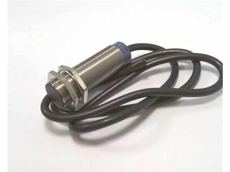 Schneider Electric XS1M18PAS40 — Proximity Sensors (image 2)