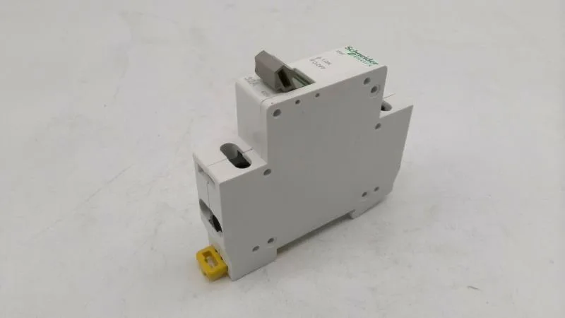 Schneider Electric A9S60232 (image 2)