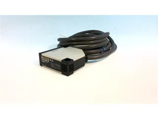 Omron E3JK-R4M2-US — Photoelectric Sensors
